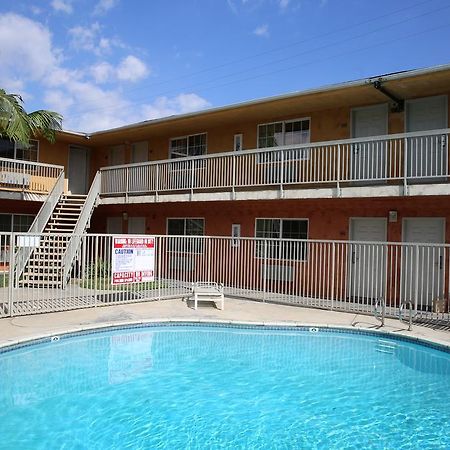 Chateau Inn&Suites Downey Extérieur photo