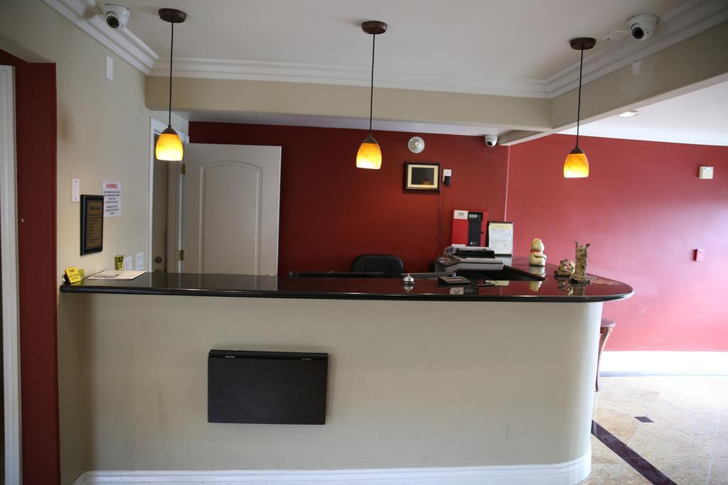 Chateau Inn&Suites Downey Extérieur photo