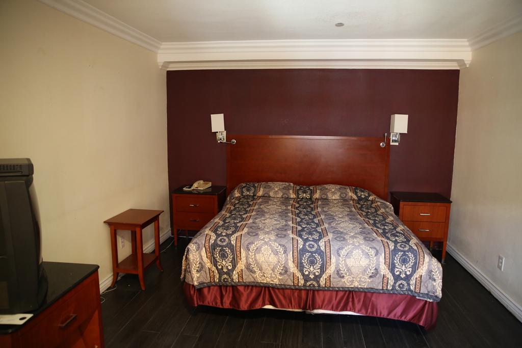 Chateau Inn&Suites Downey Extérieur photo