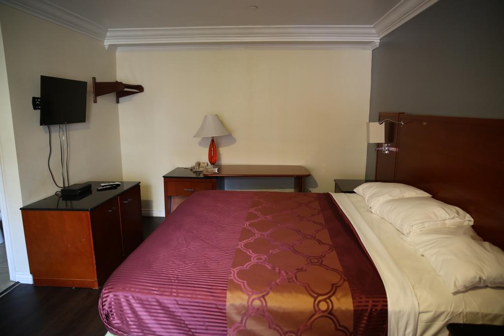 Chateau Inn&Suites Downey Extérieur photo
