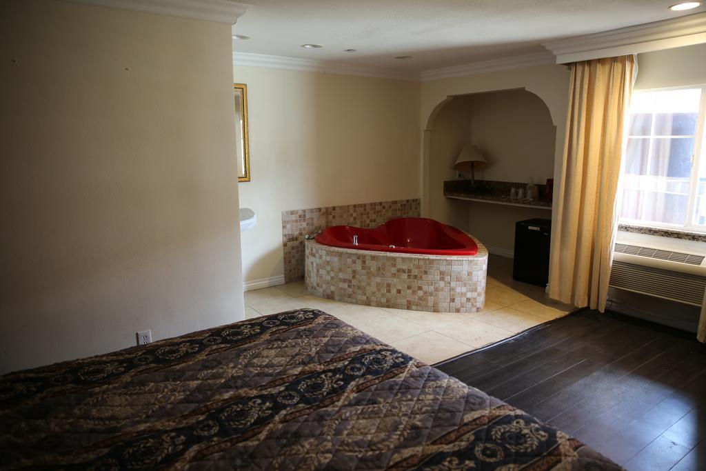Chateau Inn&Suites Downey Extérieur photo