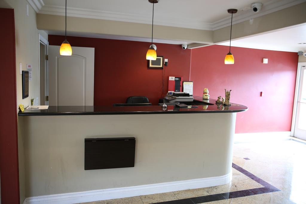 Chateau Inn&Suites Downey Extérieur photo