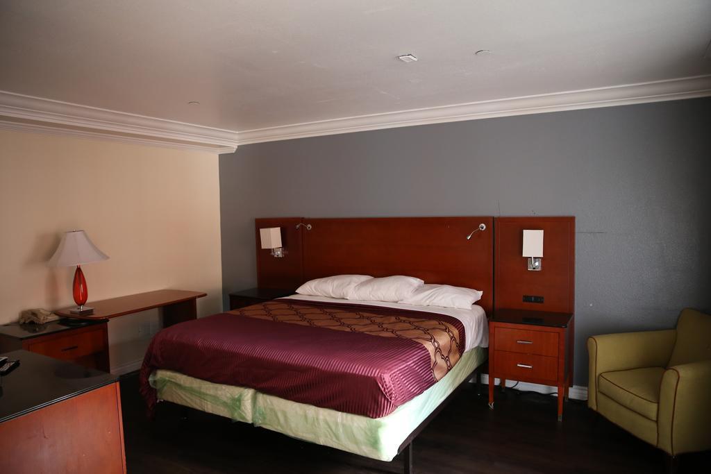 Chateau Inn&Suites Downey Extérieur photo