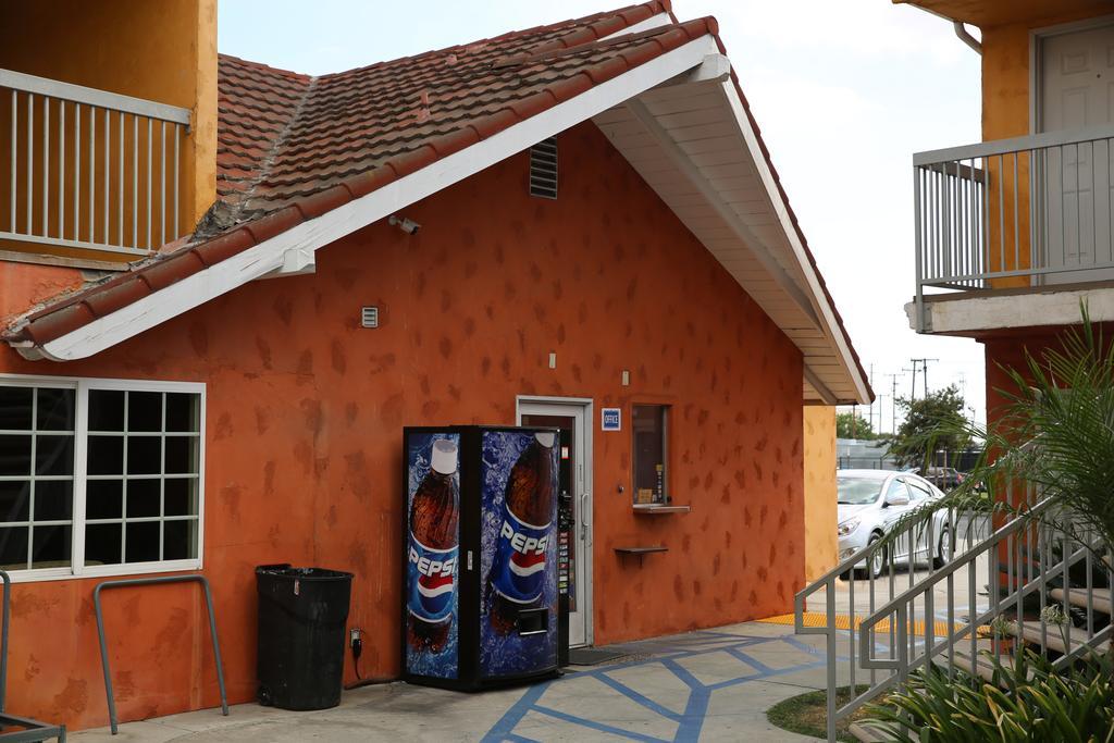 Chateau Inn&Suites Downey Extérieur photo