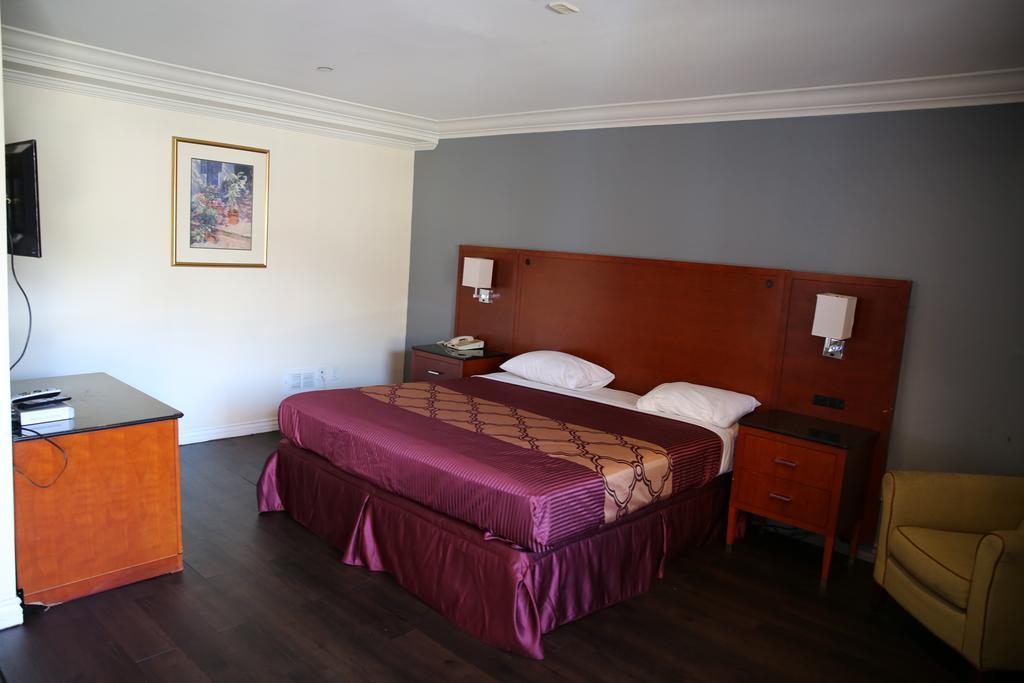 Chateau Inn&Suites Downey Extérieur photo