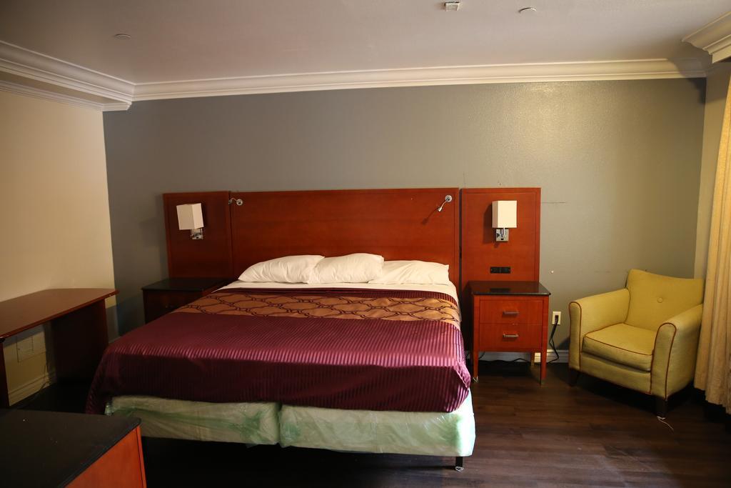 Chateau Inn&Suites Downey Extérieur photo